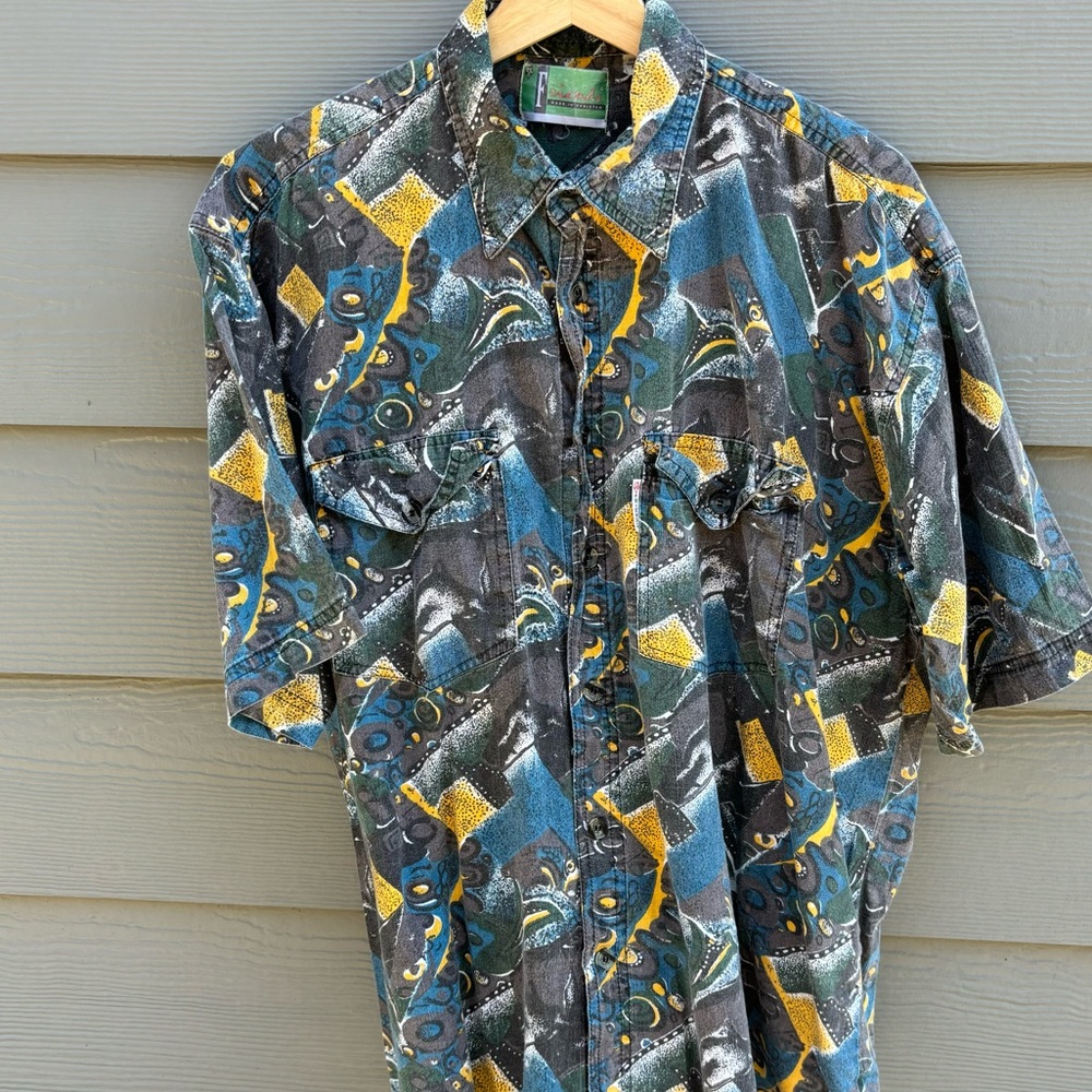 Men’s vintage patterned button down